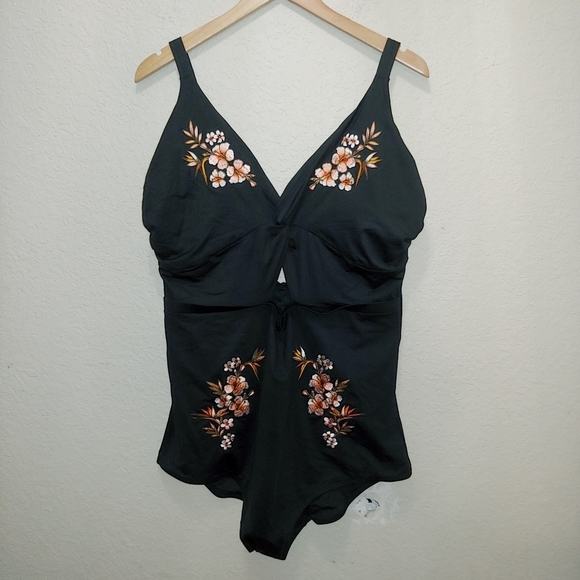 NWT L/20 Black/Orange/Pink/White Embroidered Floral City Chic One Piece - Picture 2 of 7